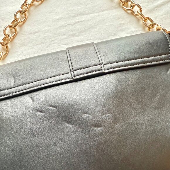 Black Faux Leather Shoulder Bag With Gold Chain & Detachable Strap By A New Day - Picture 6 of 11